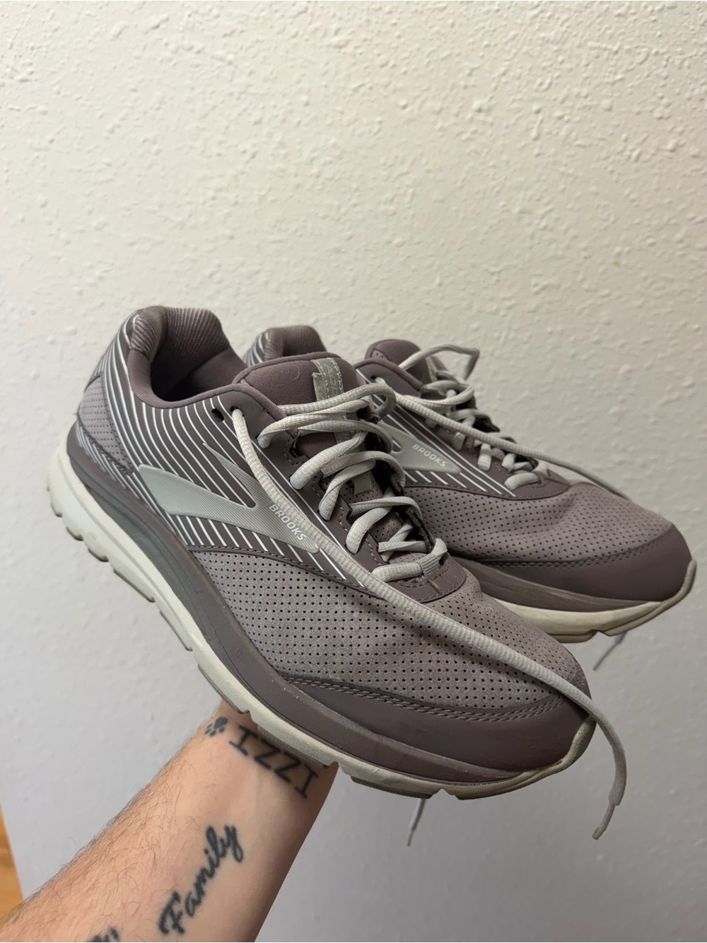 Brooks Women’s Athletic Shoes in Mauve Taupe
